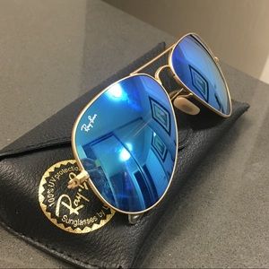 Gold Ray-Ban Aviators